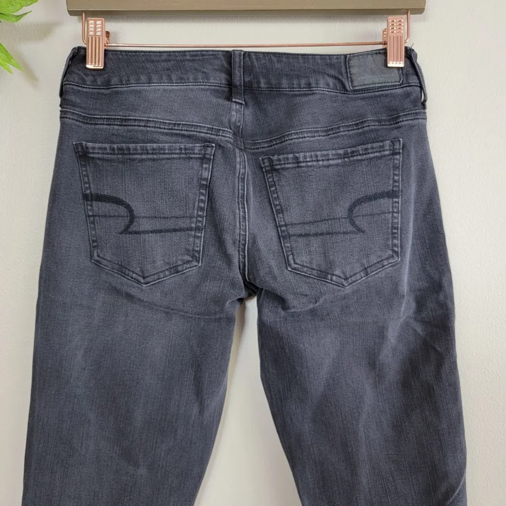 American Eagle Super Low Rise Skinny Jegging Jeans Black Distressed Frayed AE 4